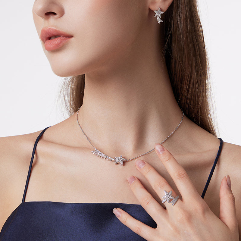 Comet necklace